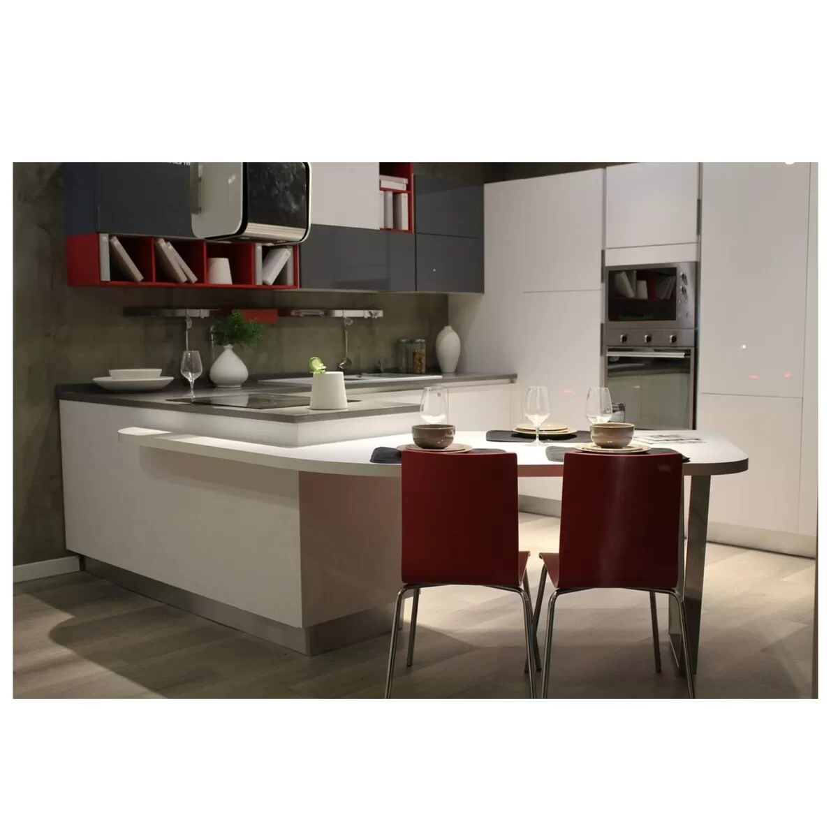 Cocina integral en U moderna y exclusiva